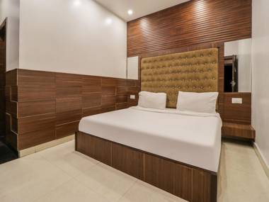 Collection O 81862 Hotel Platinum Inn And Suites