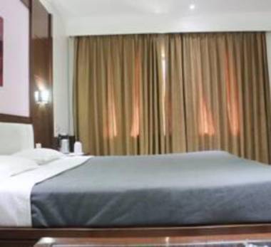 Hotel Raj Continental