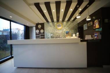 FOUR LEAF HOTELS