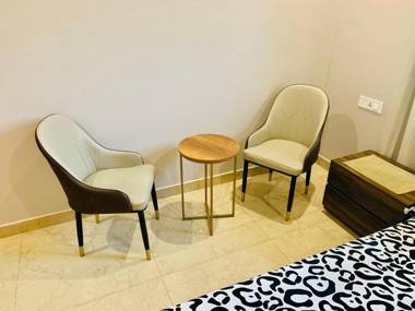 Woodstock Villa Ranjit Avenue