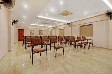 CAPITAL O74694 Kizhakkambalam Tourist Home