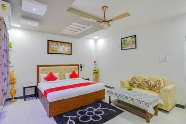 OYO 70829 Hotel Royal