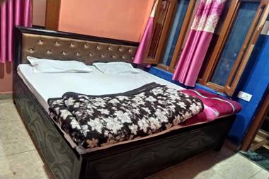 SPOT ON 85882 Navrang Sweets Home Stay And Restaurant