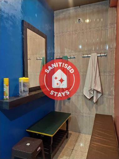 SPOT ON 85882 Navrang Sweets  Home Stay And Restaurant