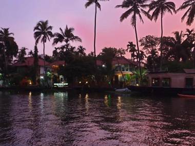 The Lake Paradise Guest House