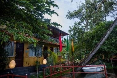 The Lake Paradise Guest House