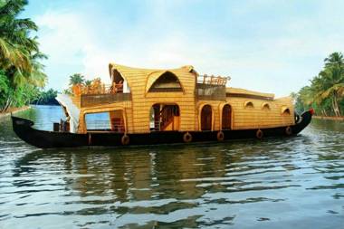 Upper Deck Houseboats