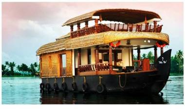 Upper Deck Houseboats