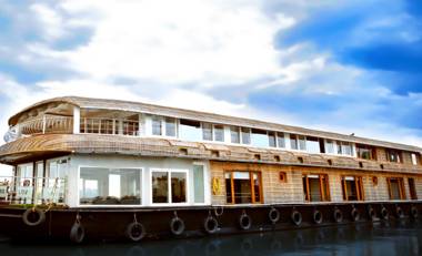 Best Kerala Houseboat