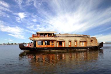 PMC HOUSEBOAT