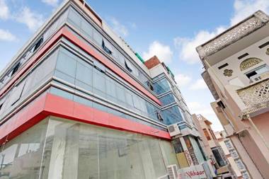 OYO 45999 Tulsi Palace