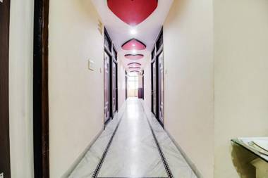 OYO 45999 Tulsi Palace