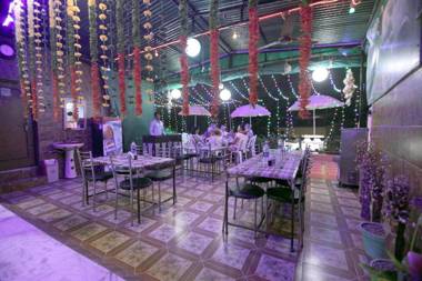 OYO 18641 Hotel Rashmi