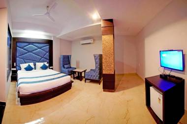 Hotel Crimson Palace