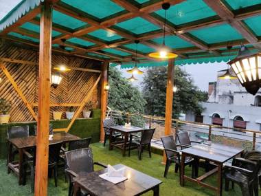 Bedweiser Backpackers Hostel