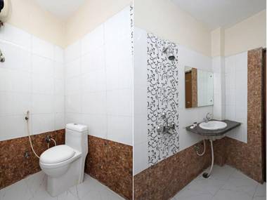 OYO 11005 Hotel Shanti Palace