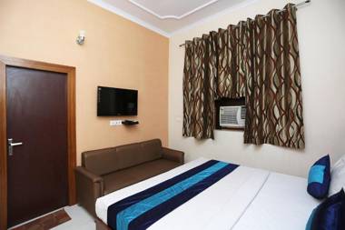 HOTEL CHANDRA PALACE