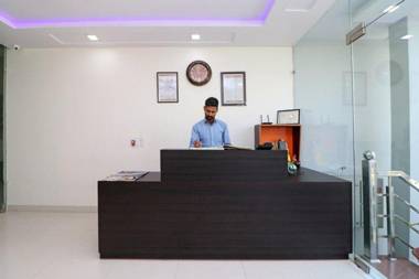 Oyo 33490 Hotel The Orient Tree