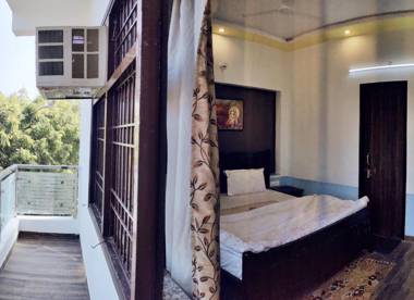 Agra Homestay Stay 1KM Walking Distance From Taj Mahal East Gate