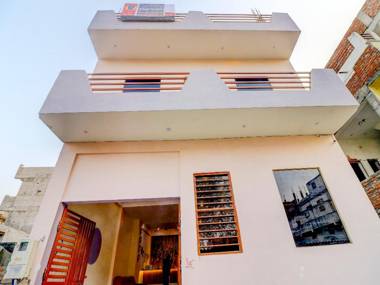 OYO 78729 Hotel Divine