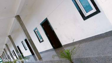 OYO 84706 Hotel JSR Palace Gardens