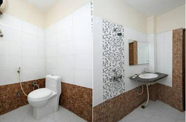 Hotel Royal by WB INN