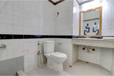 FabHotel Crystal Kant