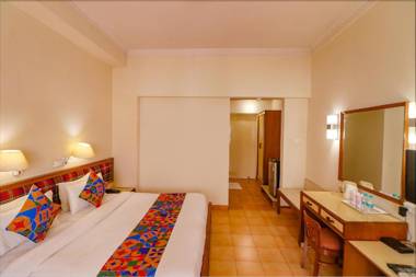 FabHotel Crystal Kant