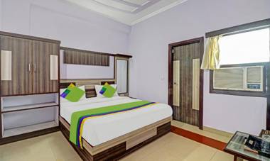 Treebo Trend Hotel Golden Bird