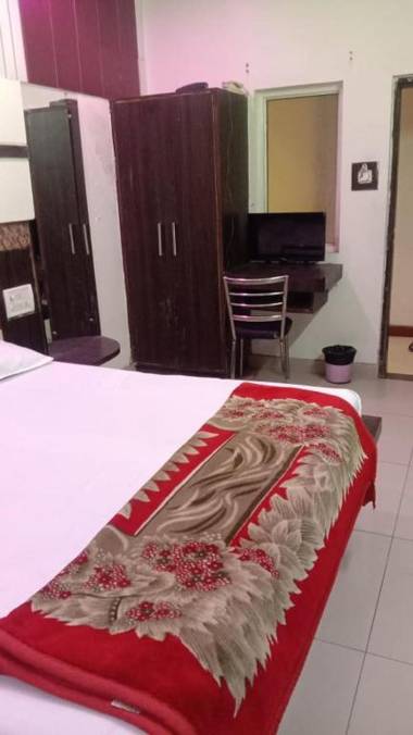 Hotel Alpine Inn By WB Inn