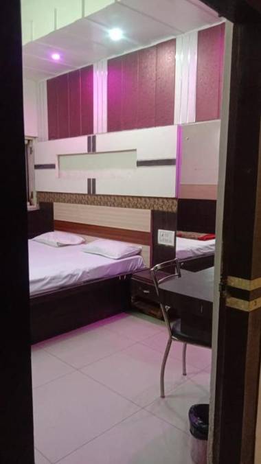 Hotel Alpine Inn By WB Inn