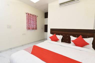 OYO 19134 The Signature Hotel