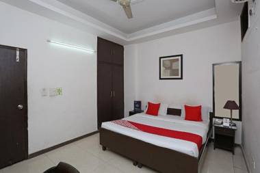 OYO 14015 Diamond Stays