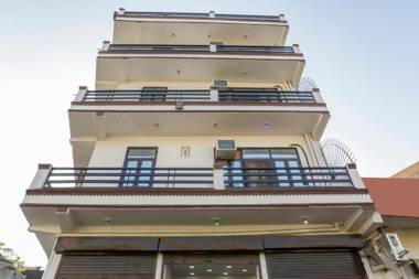 OYO 62680 Royal Galaxy In