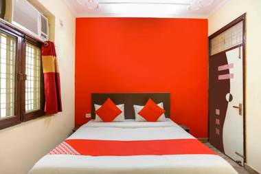 OYO 62680 Royal Galaxy In