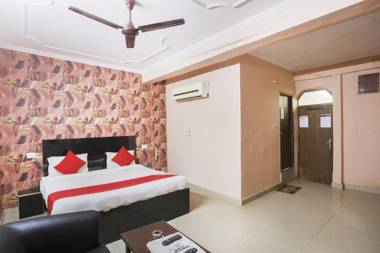 OYO 74656 Hotel Quadis