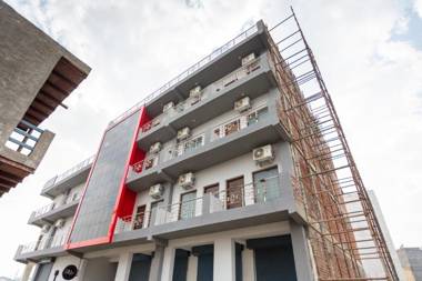 OYO Townhouse 75987 Sector 30