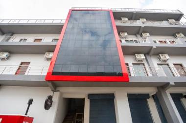 OYO Townhouse 75987 Sector 30