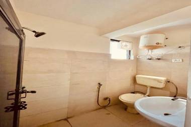 OYO 80670 Dvs Palace