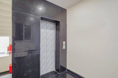 FabHotel Noida Express