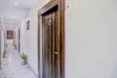 OYO Townhouse 951 Dharam Villa