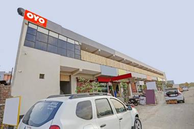 OYO 87897 Hotel Sky Inn