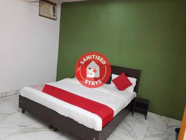 OYO 92386 Shri Hotel Vip