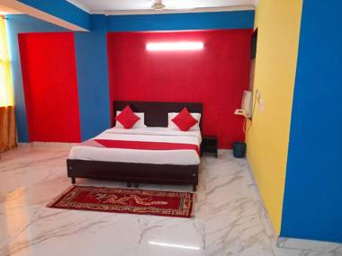 OYO 92386 Shri Hotel Vip