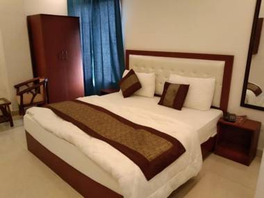 HOTEL NOIDA GRAND