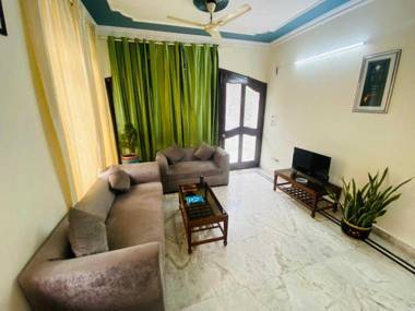 Collection O 93220 Hotel Relax Inn