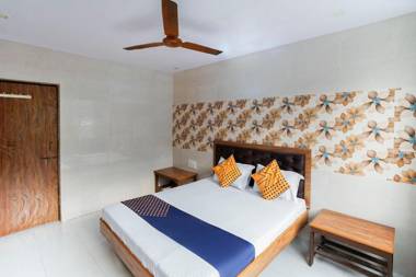 Oyo 74977 Dipesh Lodge