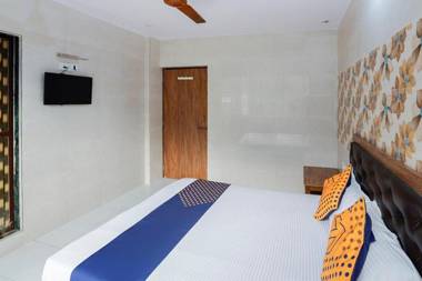 Oyo 74977 Dipesh Lodge