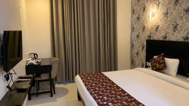 Hotel Singh`s By WB Inn Vashi Navi Mumbai