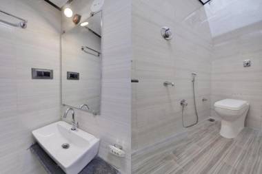 OYO 77545 White House